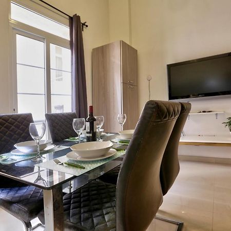 Charming Valletta 1 Bedroom Apartment Off Republic Street Sleeps 4 Exterior foto